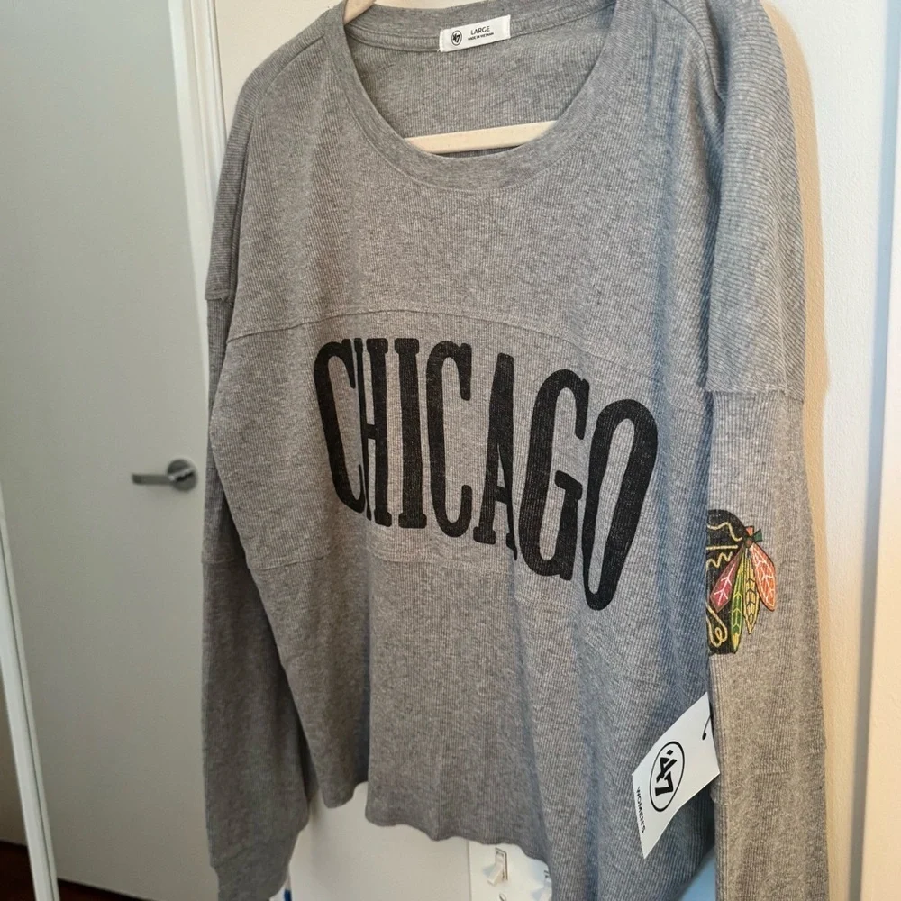 47 Brand Chicago Blackhawks Gray Ribbed Oversized Long Sleeve Top NWT L - Picture 3 of 3